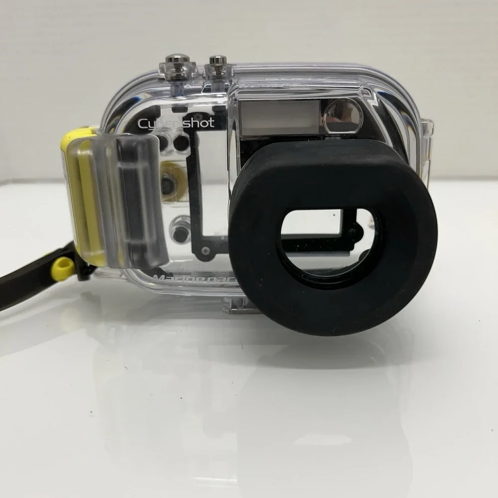 Sony MPK-NA Marine Pack Underwater Housing for Cyber-shot DSC-N1 40m/132ft
